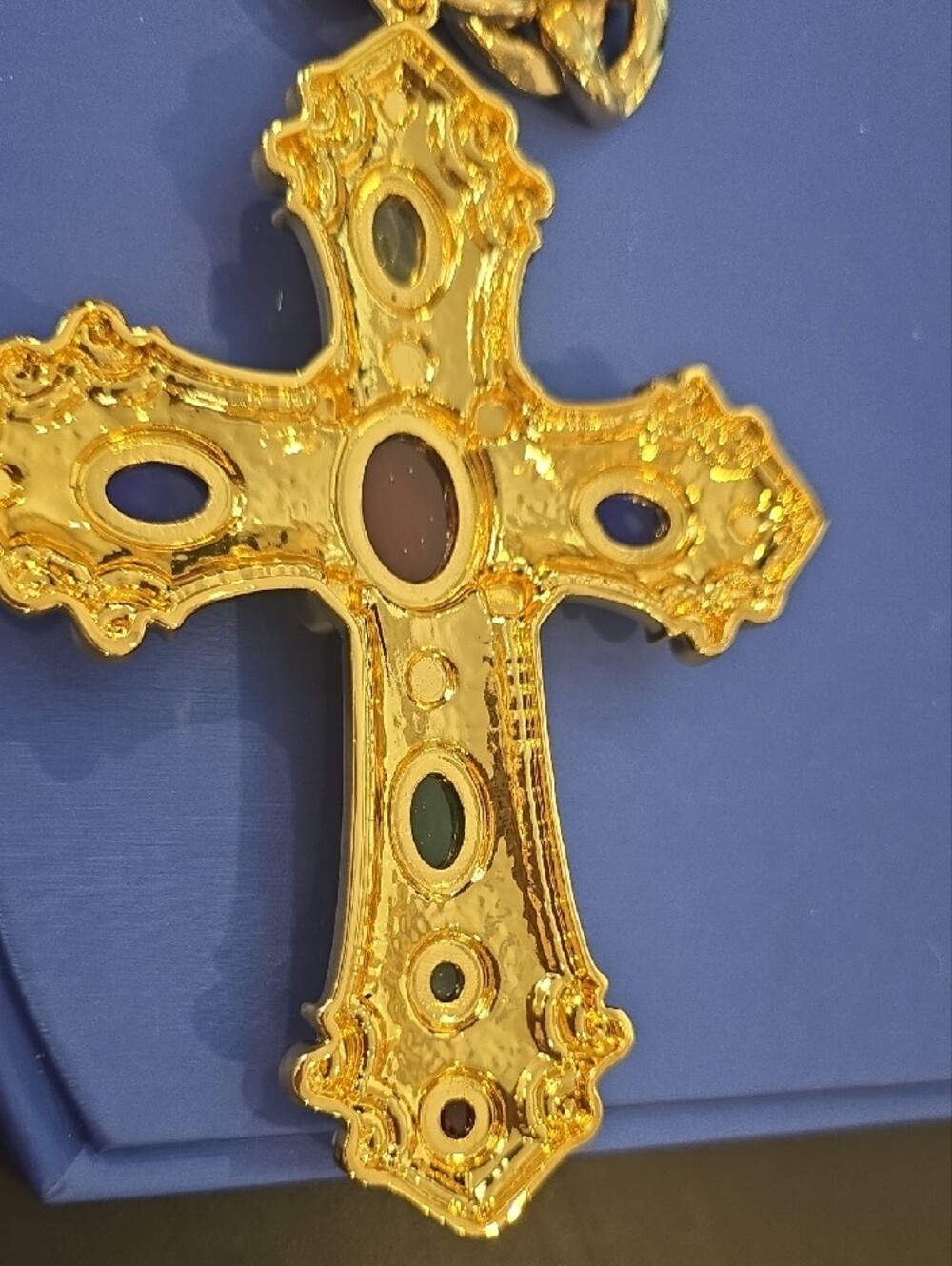 MASSIVE Gold-Tone Multi CABACHON Cross Pendant Necklace -MISS ANNS EXCLUSIVE - Picture 3 of 5